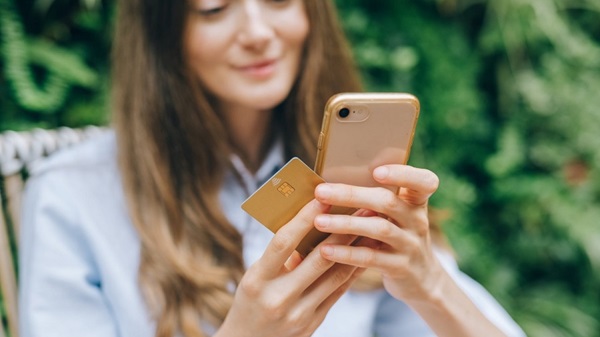 por largo tiempo se ha estudiado la manera en que tomamos decisiones y c�mo influyen en la econom�a del comportamiento